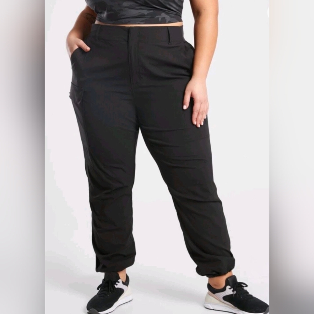 Athleta Women's Plus Size Black Trekkie Utility Cargo Pants
